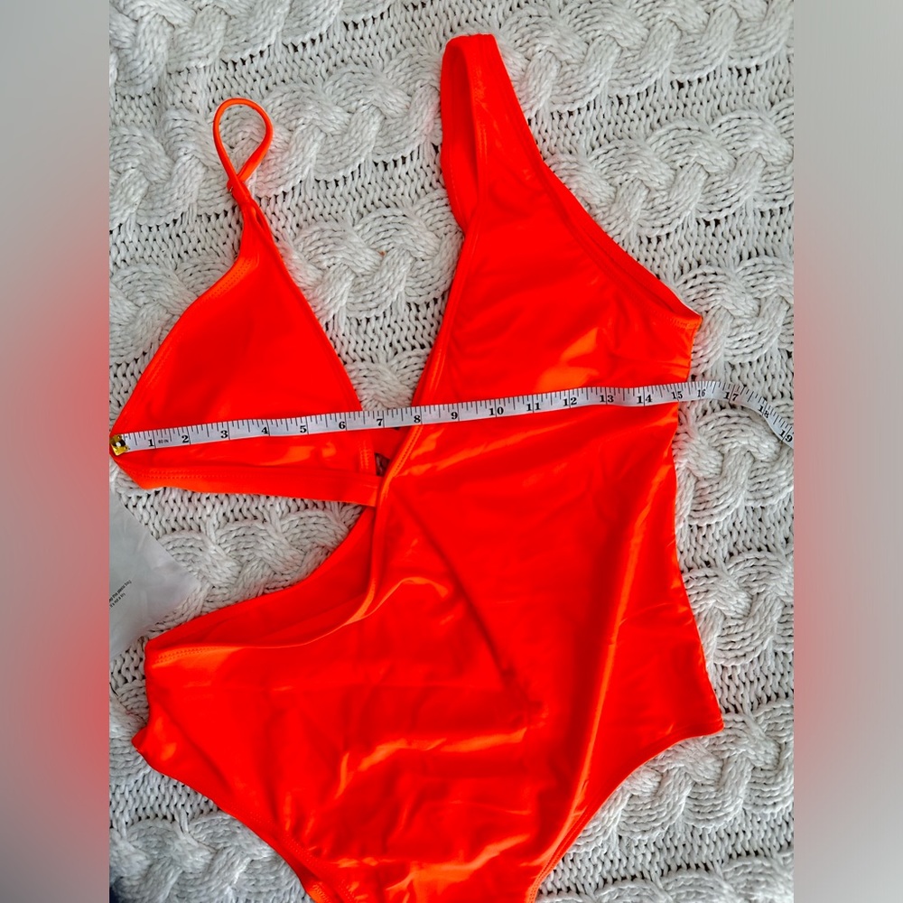 ✨MatteSwim one piece swimsuit never before worn good/Fair condition.✨ - Picture 3 of 5